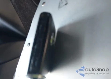 2019 Volvo Xc40 T5 Momentum/T5 R-Design z USA, uszkodzony, nr VIN YV4162XZ3K2009069